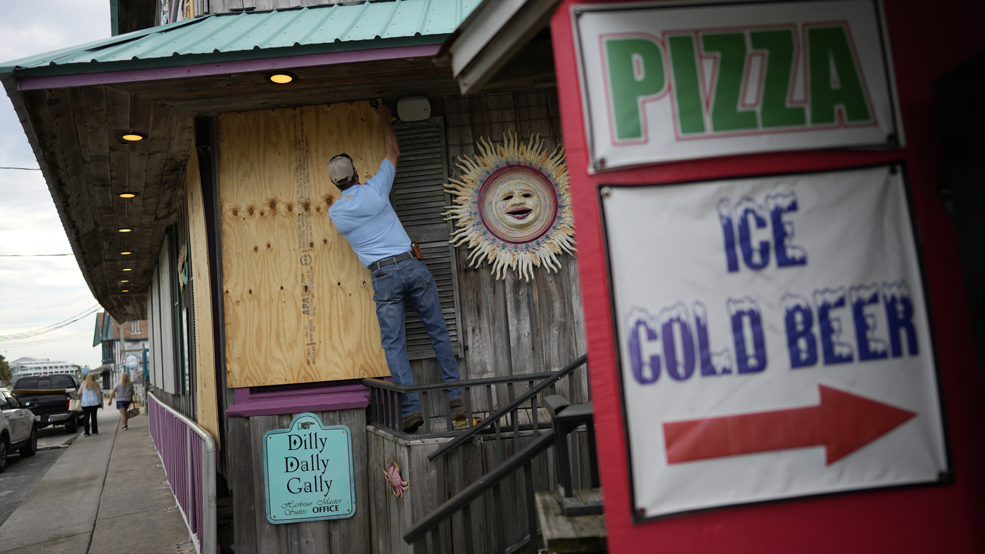 Before Hurricane Idalia makes its way towards the state, Florida rushes to make final preparations